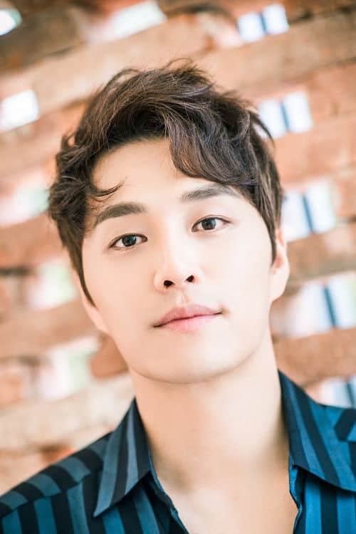 Min Woo-hyuk (민우혁)